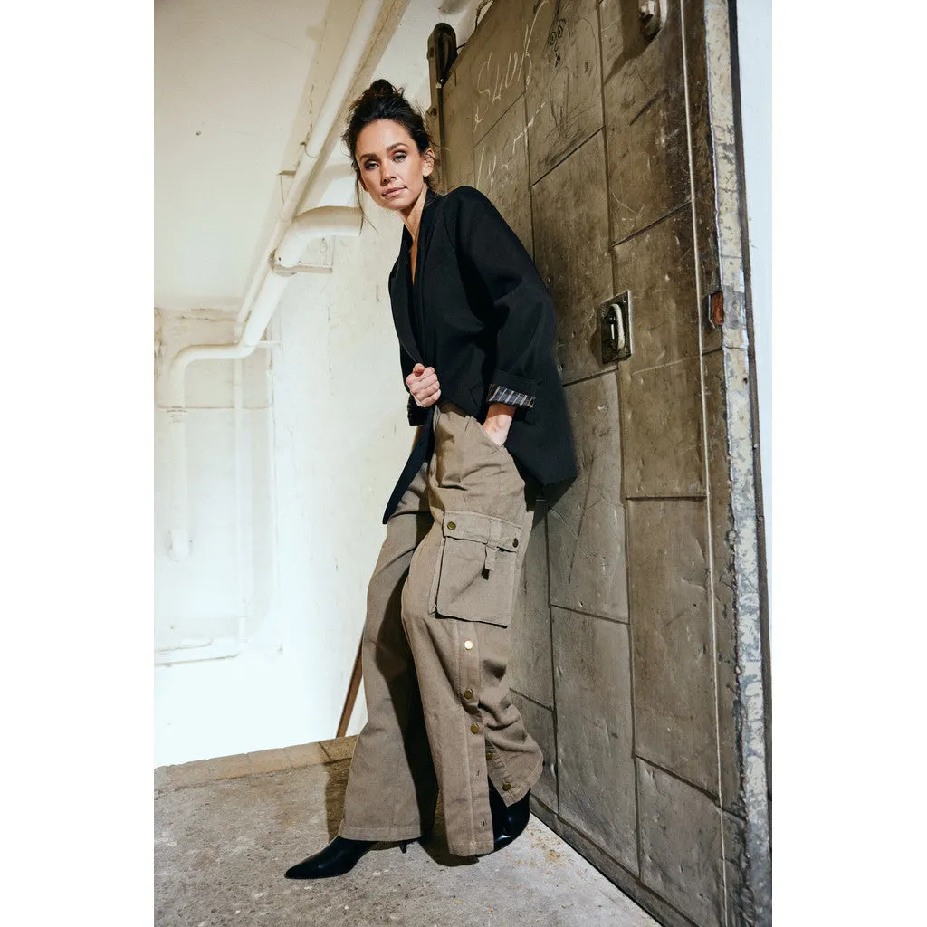 Chloe cargo pants / 100240 - Sand/Brown