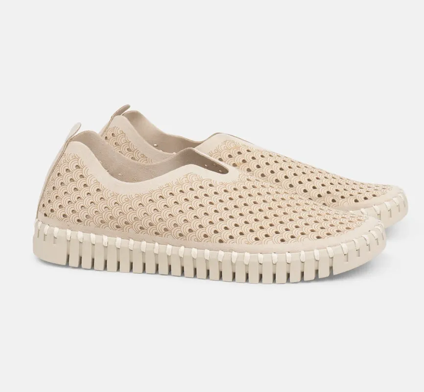 ILSE JACOBSEN TULIP FLATS WITH CUT OUTS