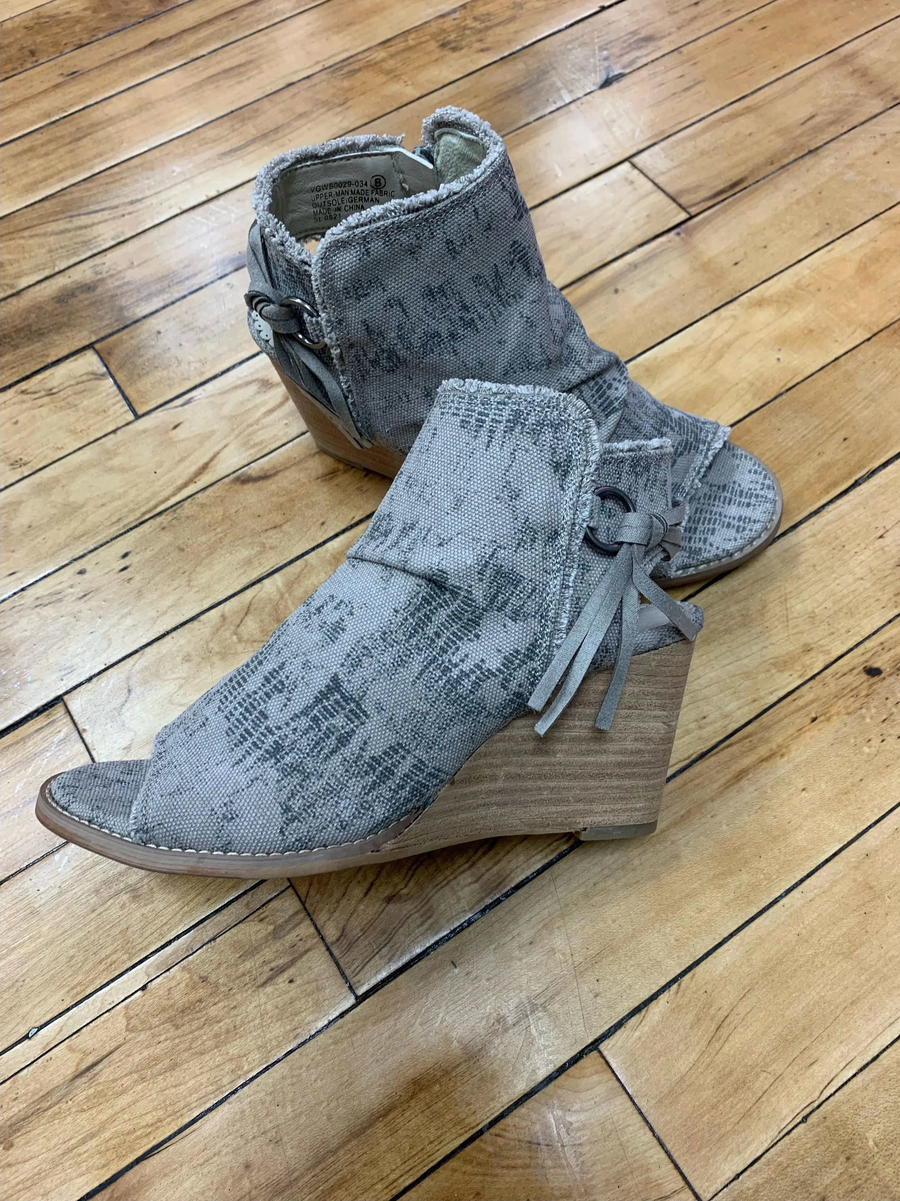 Keely Shoe - Grey