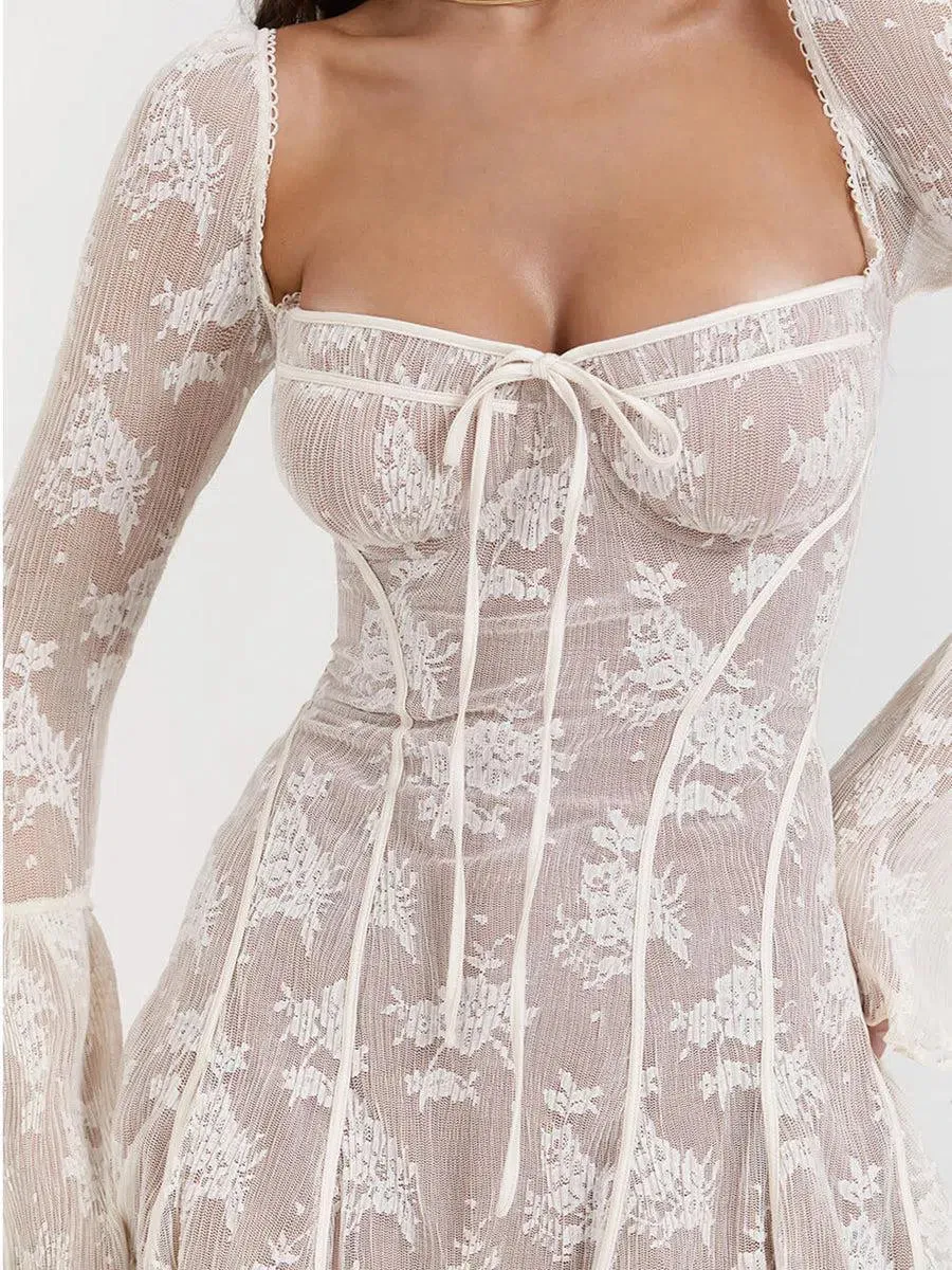 Mariette – Vintage-inspired print – Lace dress