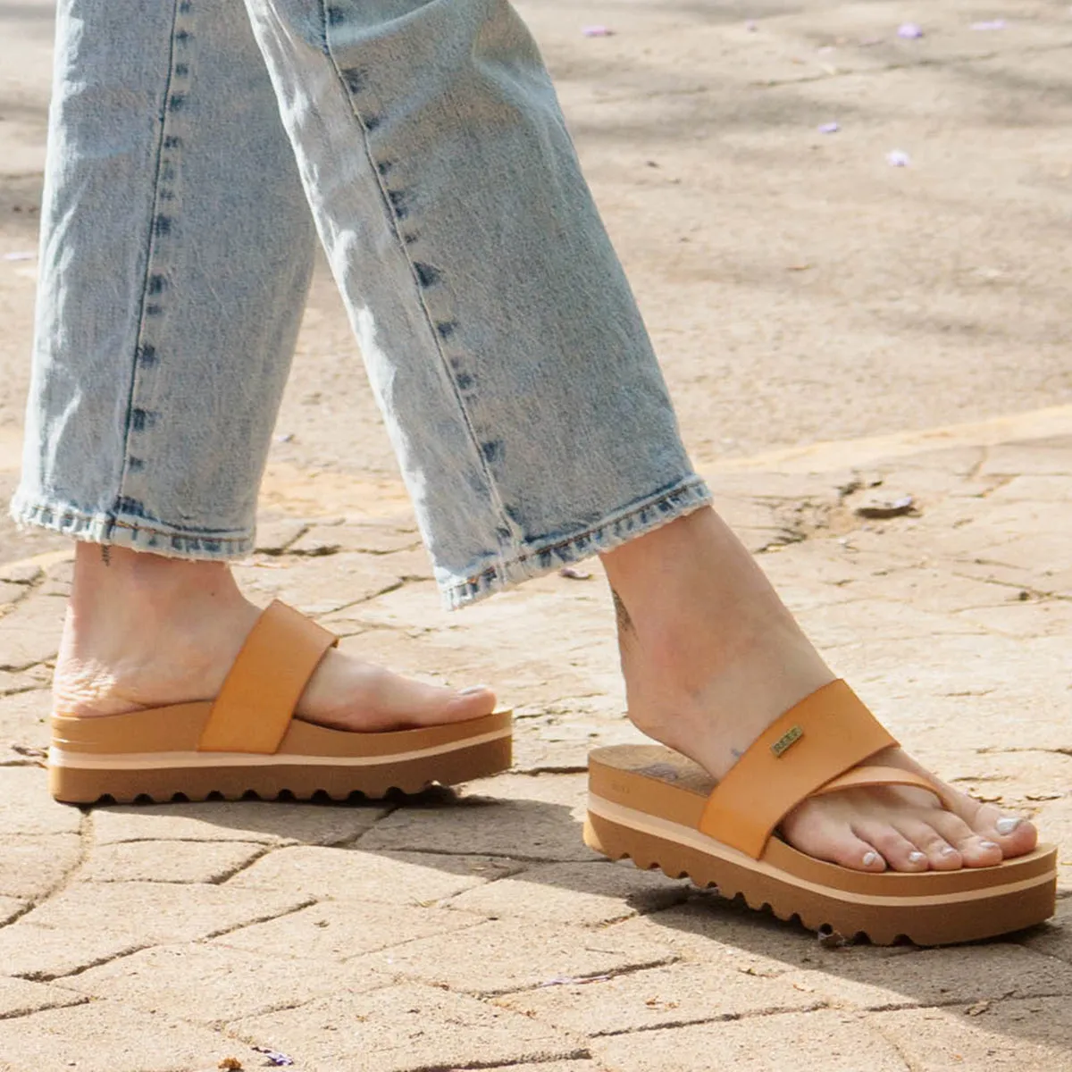 REEF Women's Cushion Sol Hi Sandals